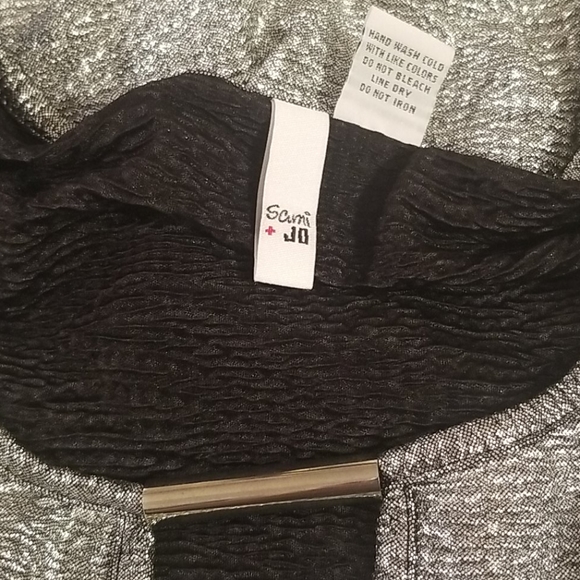 Silver Metallic Classy Top - Picture 7 of 7